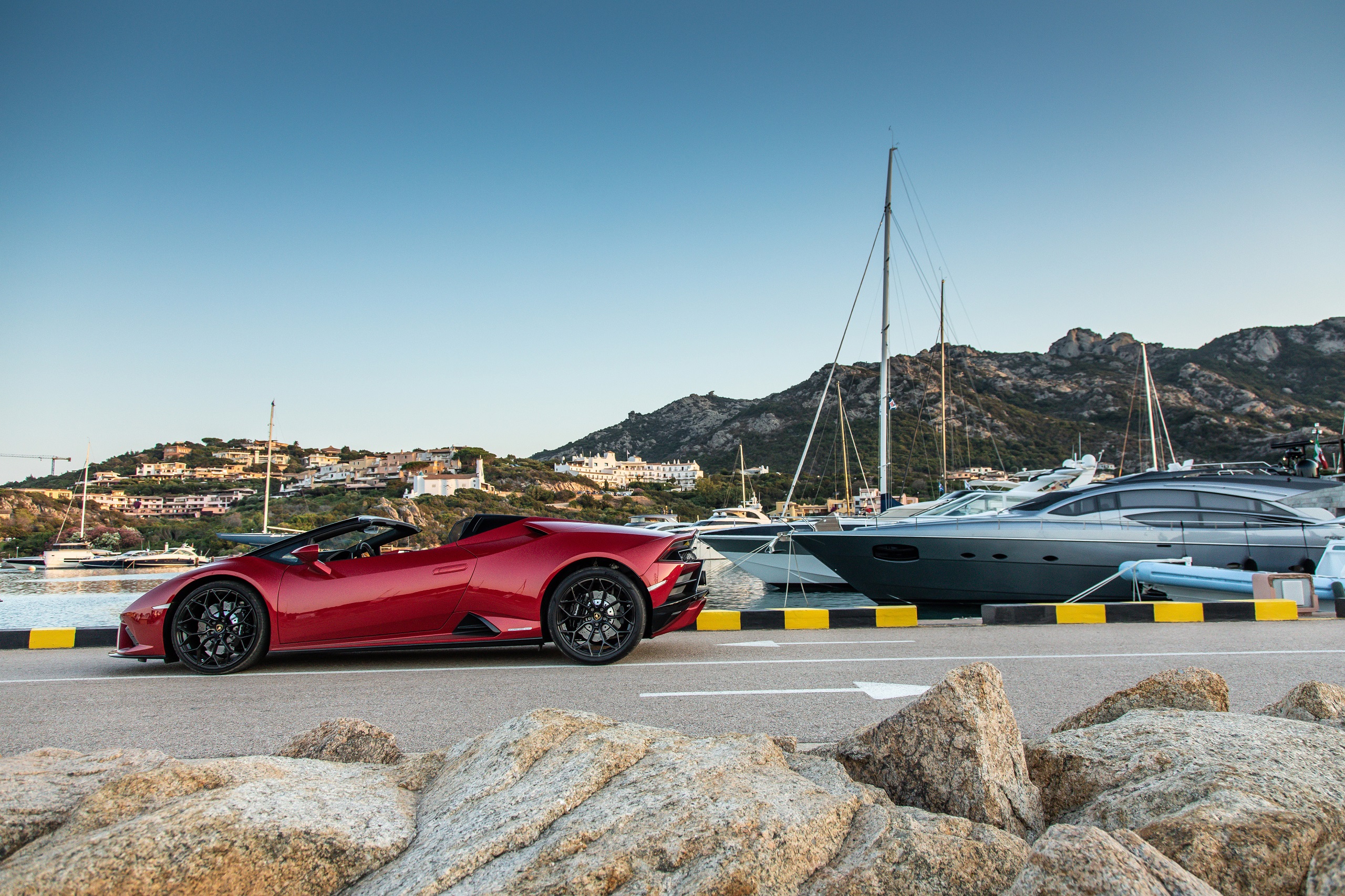 Download 2021 Lamborghini Huracán EVO RWD Spyder - Side HD Wallpaper 2560x1706 #6