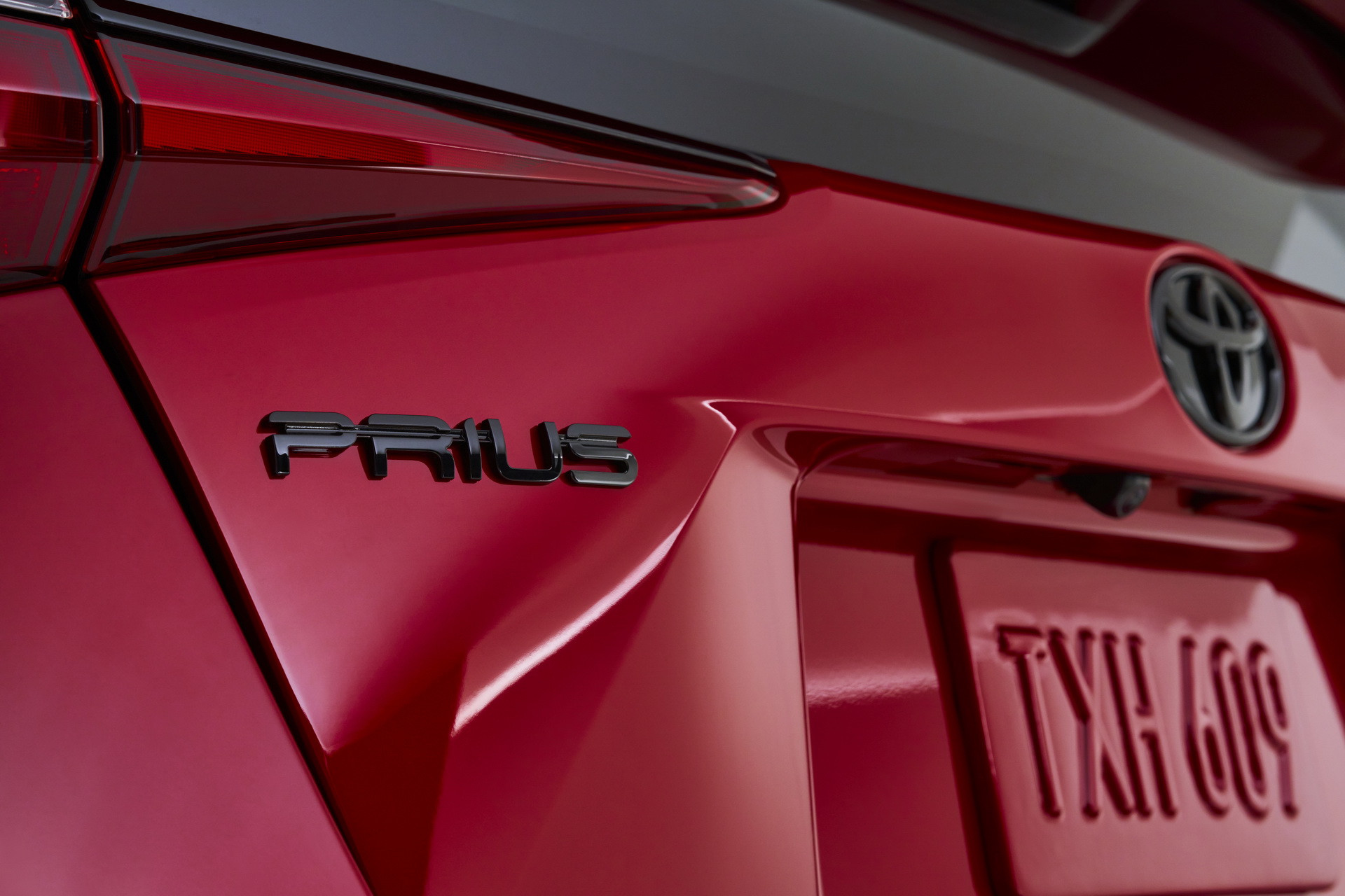 Download 2021 Toyota Prius 2020 Edition - Badge HD Wallpaper 1920x1280 #5