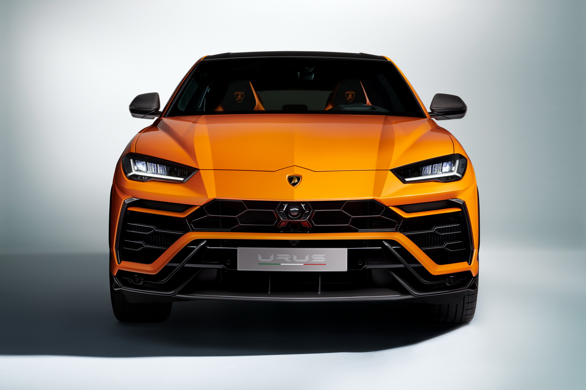 Download 2021 Lamborghini Urus Pearl Capsule - Front HD Wallpaper 1920x1280 #2