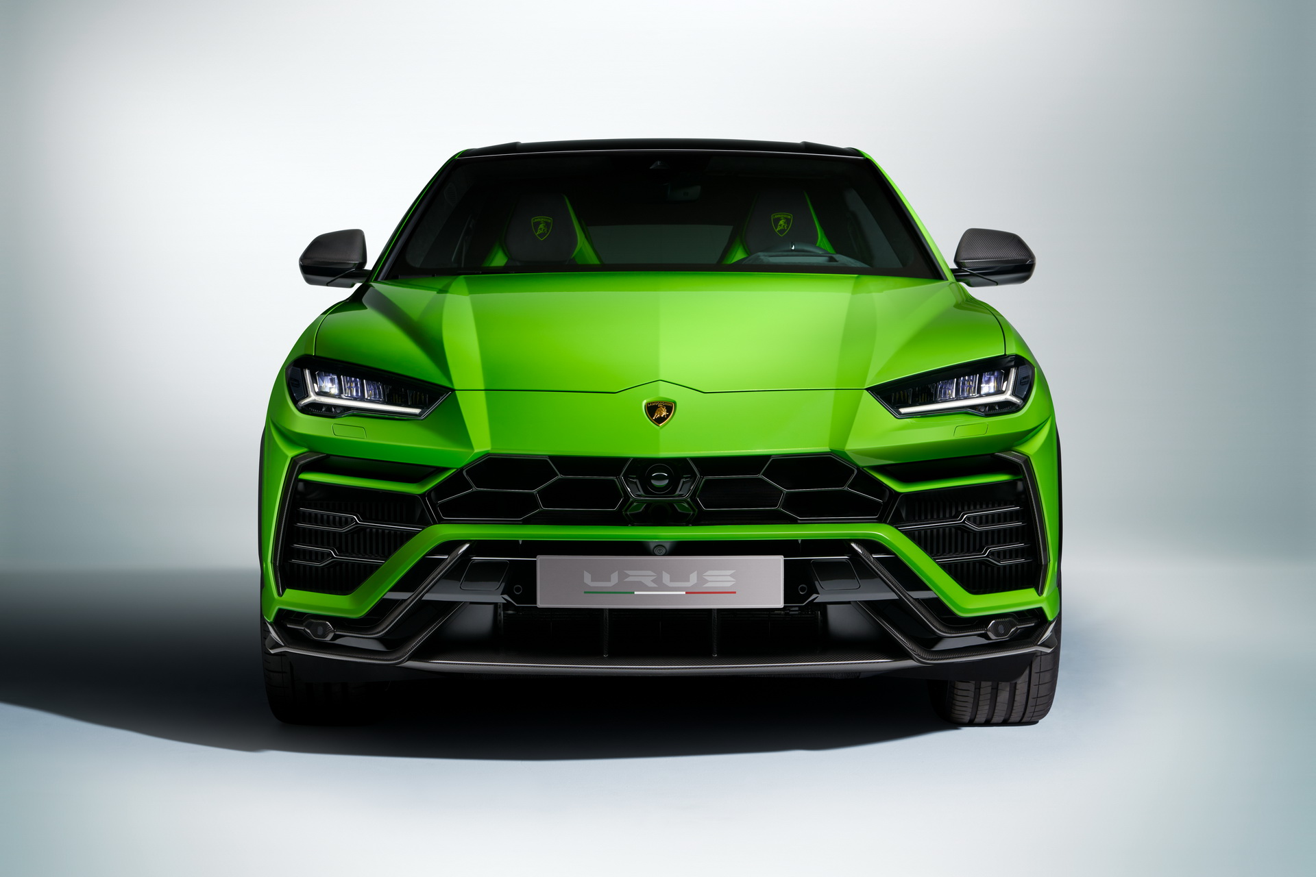 Download 2021 Lamborghini Urus Pearl Capsule - Front HD Wallpaper 1920x1280 #9