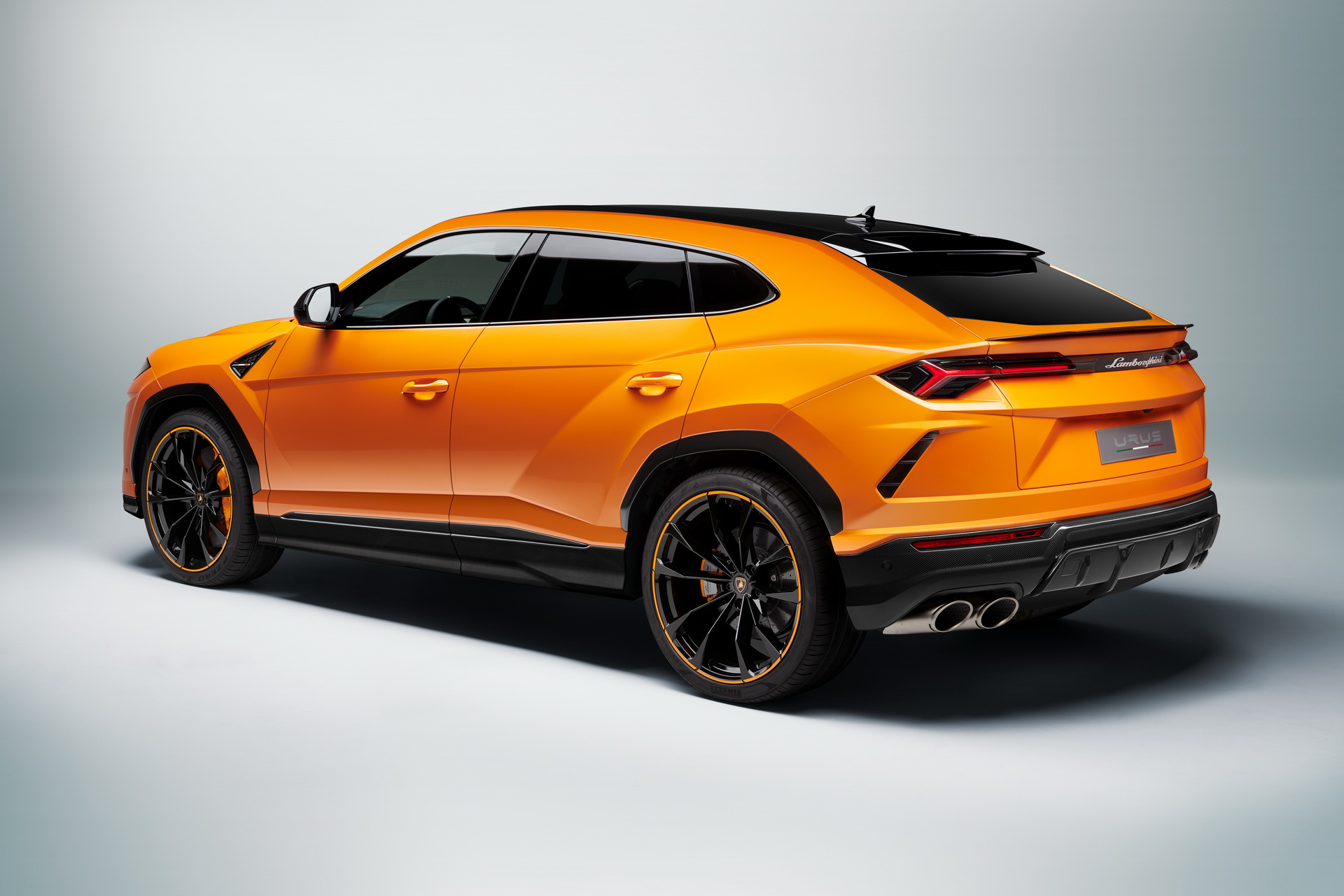 Download 2021 Lamborghini Urus Pearl Capsule - Rear Three-Quarter HD Wallpaper 1920x1280 #3