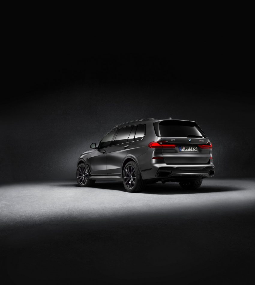 2021 BMW X7 Dark Shadow Edition - Rear Three-Quarter Phone Wallpaper 850x950 #10