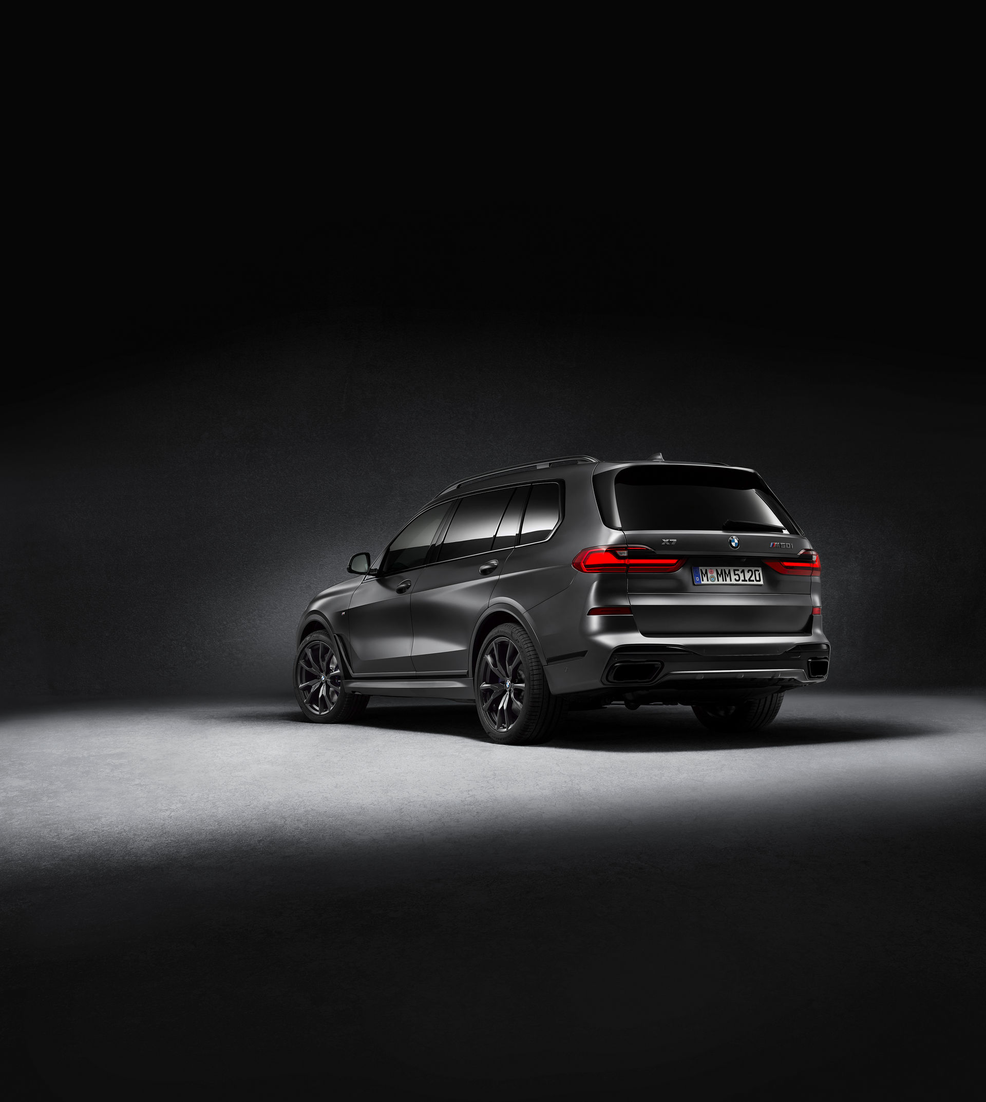 Download 2021 BMW X7 Dark Shadow Edition - Rear Three-Quarter HD Phone Wallpaper 1920x2146 #10