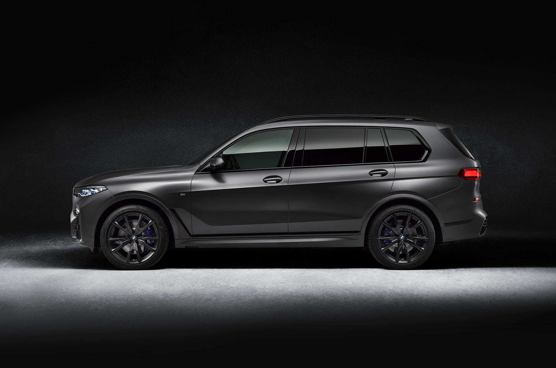 Download 2021 BMW X7 Dark Shadow Edition - Side HD Wallpaper 1920x1271 #6