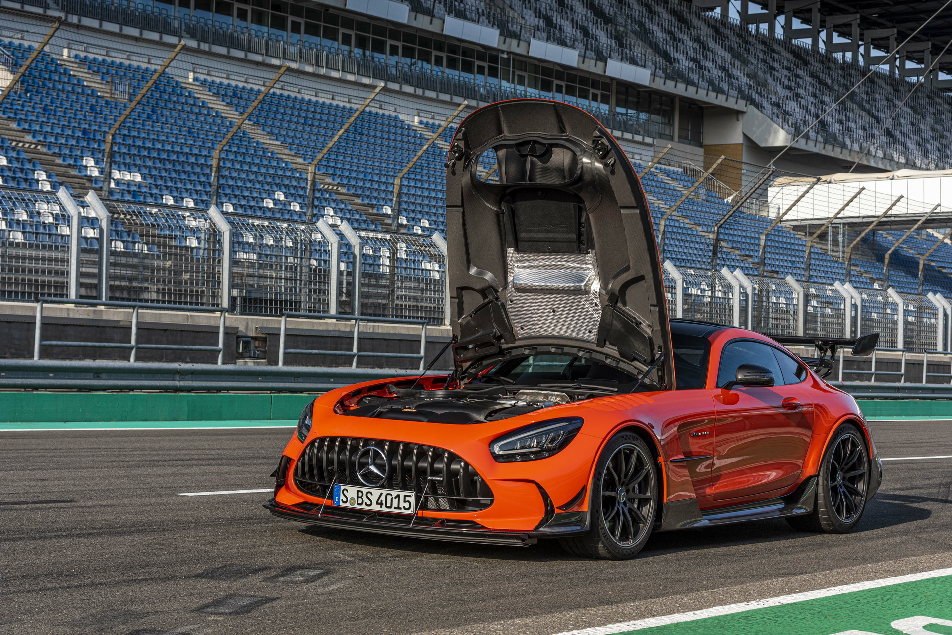 Download 2021 Mercedes-AMG GT Black Series - Front Three-Quarter HD Wallpaper 1920x1281 #51