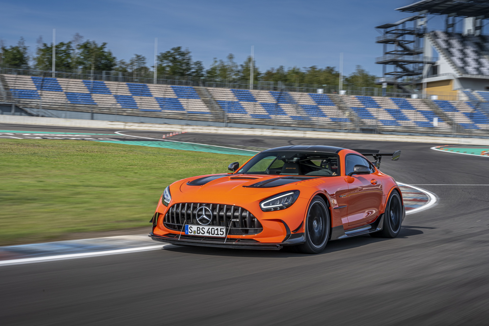 Download 2021 Mercedes-AMG GT Black Series - Front Three-Quarter HD Wallpaper 1920x1280 #5
