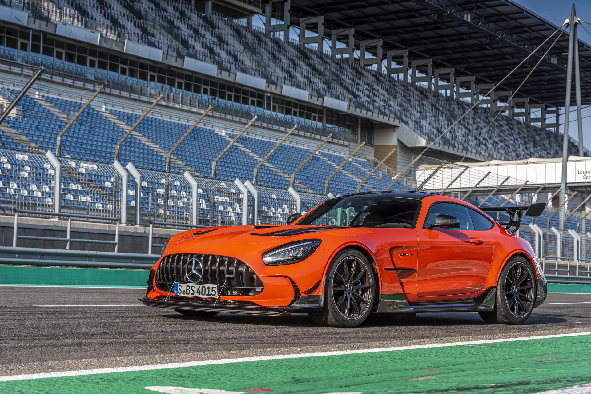 Download 2021 Mercedes-AMG GT Black Series - Front Three-Quarter HD Wallpaper 1920x1281 #52