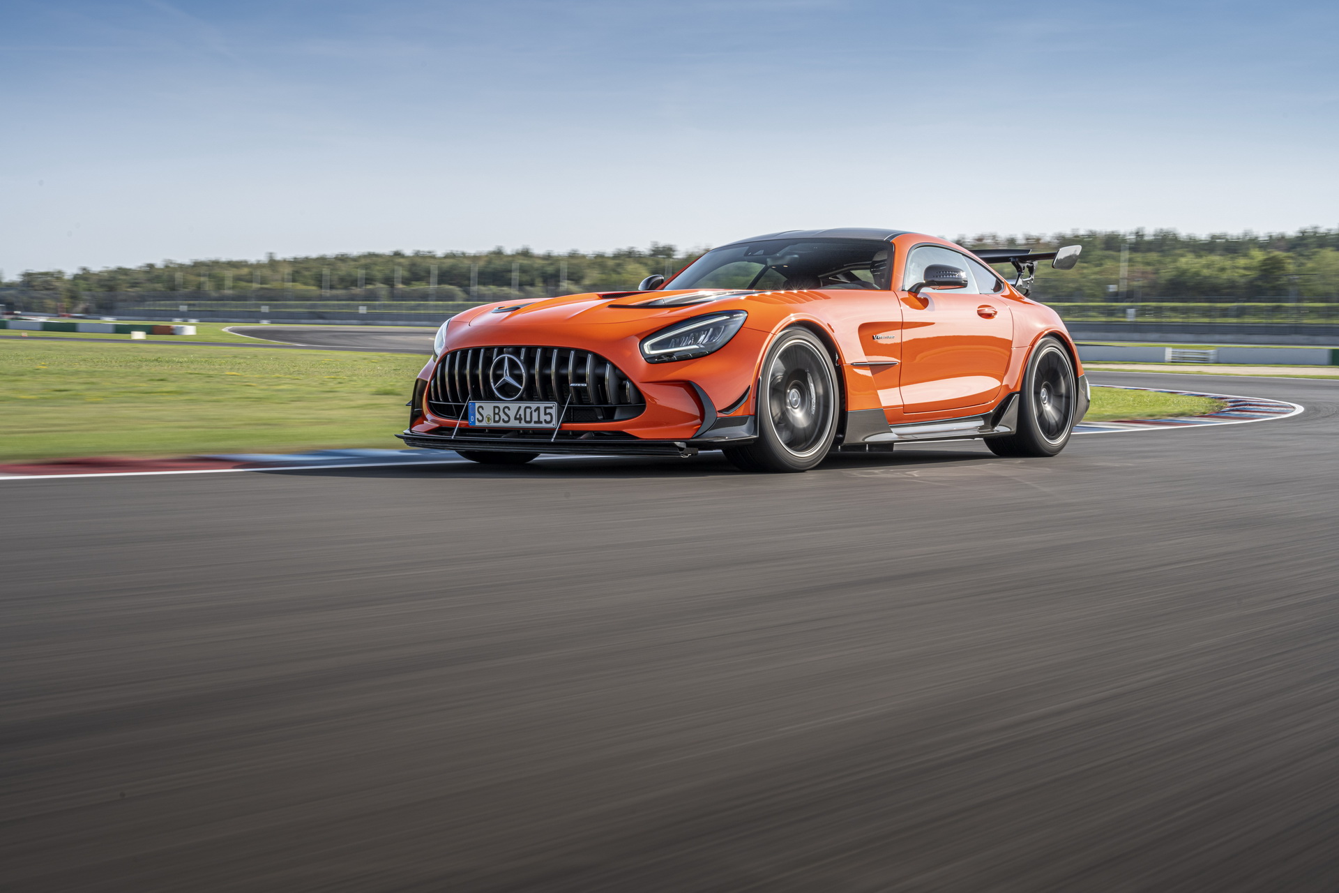 Download 2021 Mercedes-AMG GT Black Series - Front Three-Quarter HD Wallpaper 1920x1280 #6