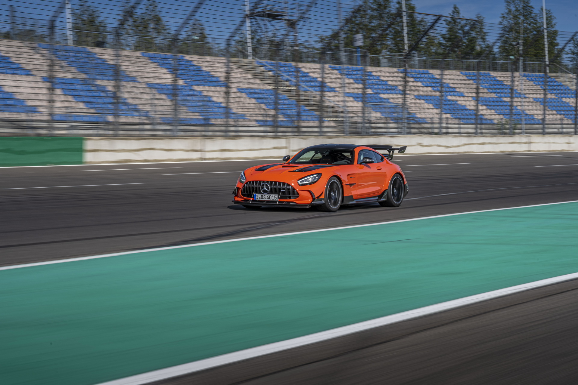 Download 2021 Mercedes-AMG GT Black Series - Front Three-Quarter HD Wallpaper 1920x1280 #34