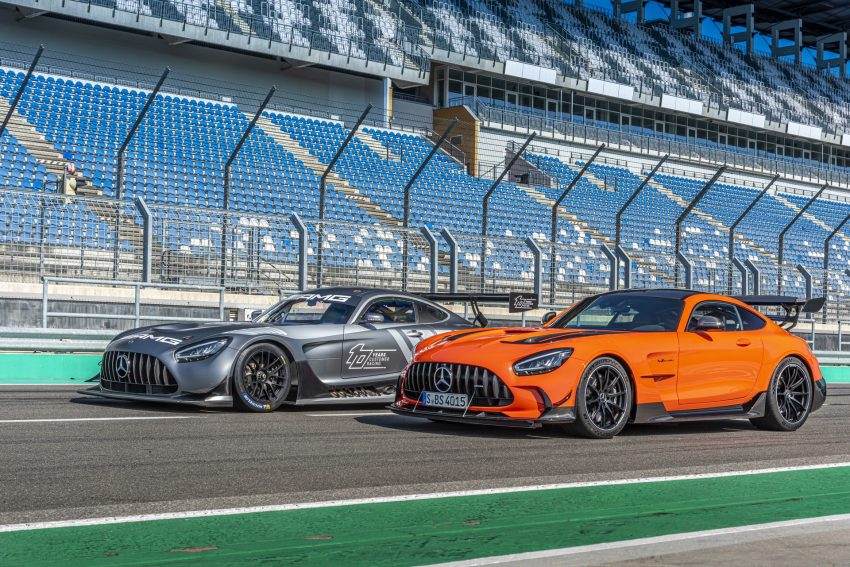 2021 Mercedes-AMG GT Black Series and AMG GT3 Racing Car - Front Three-Quarter Wallpaper 850x567 #22