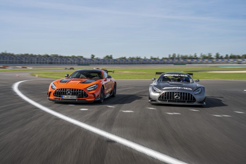 2021 Mercedes-AMG GT Black Series and AMG GT3 Racing Car - Front Wallpaper 850x567 #24