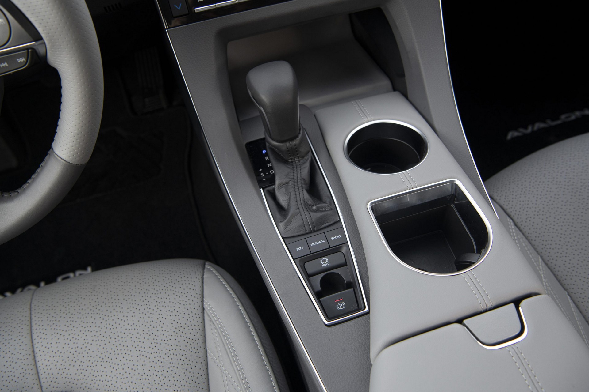 Download 2021 Toyota Avalon Limited AWD - Central Console HD Wallpaper 1920x1280 #12