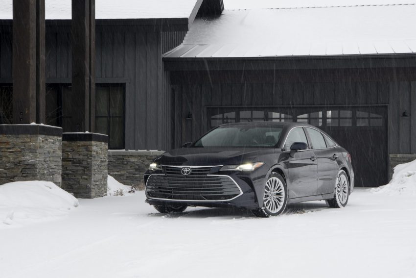 2021 Toyota Avalon Limited AWD - Front Three-Quarter Wallpaper 850x567 #7