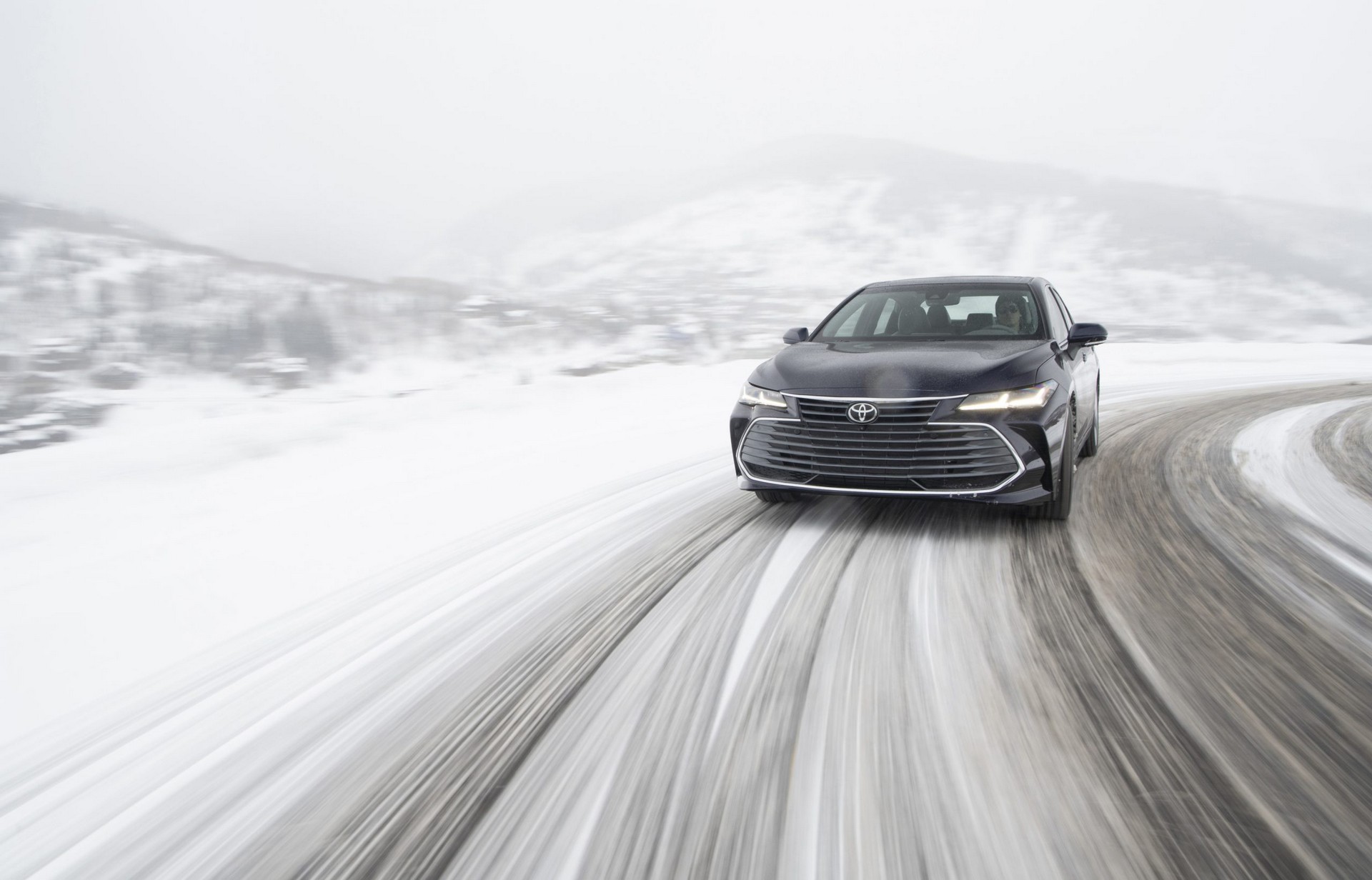 Download 2021 Toyota Avalon Limited AWD - Front HD Wallpaper 1920x1232 #5