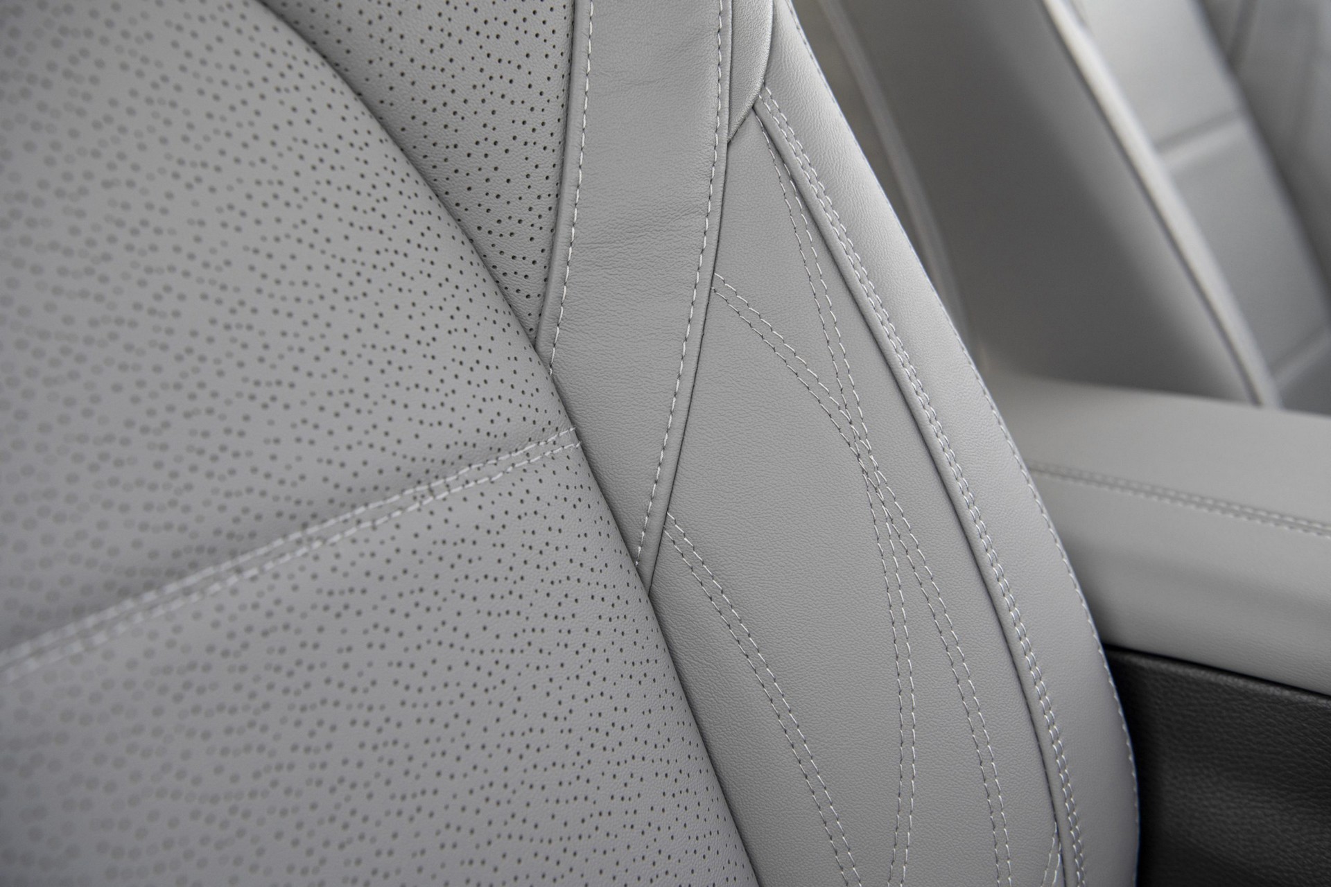 Download 2021 Toyota Avalon Limited AWD - Interior, Seats HD Wallpaper 1920x1280 #14