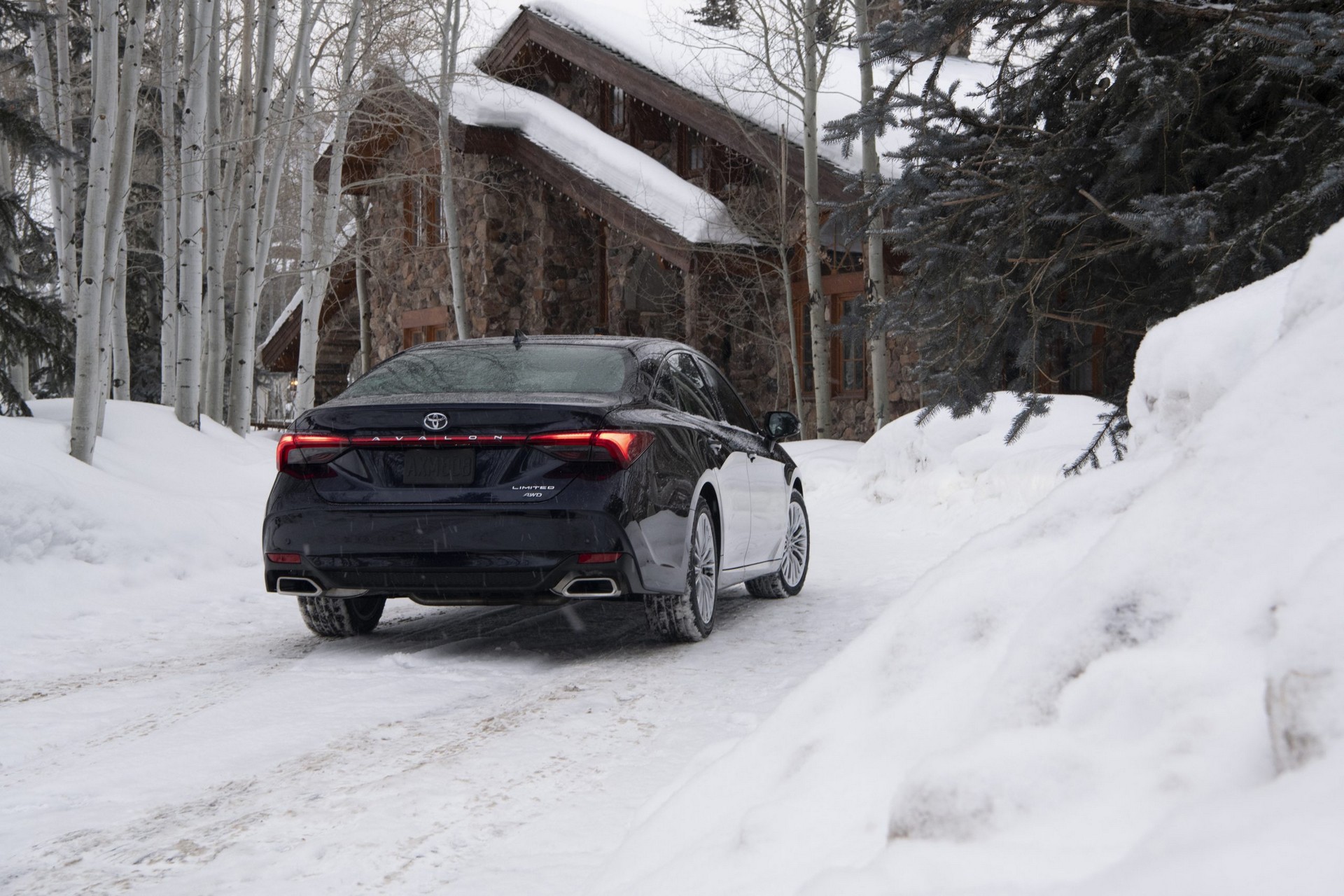 Download 2021 Toyota Avalon Limited AWD - Rear HD Wallpaper 1920x1280 #9