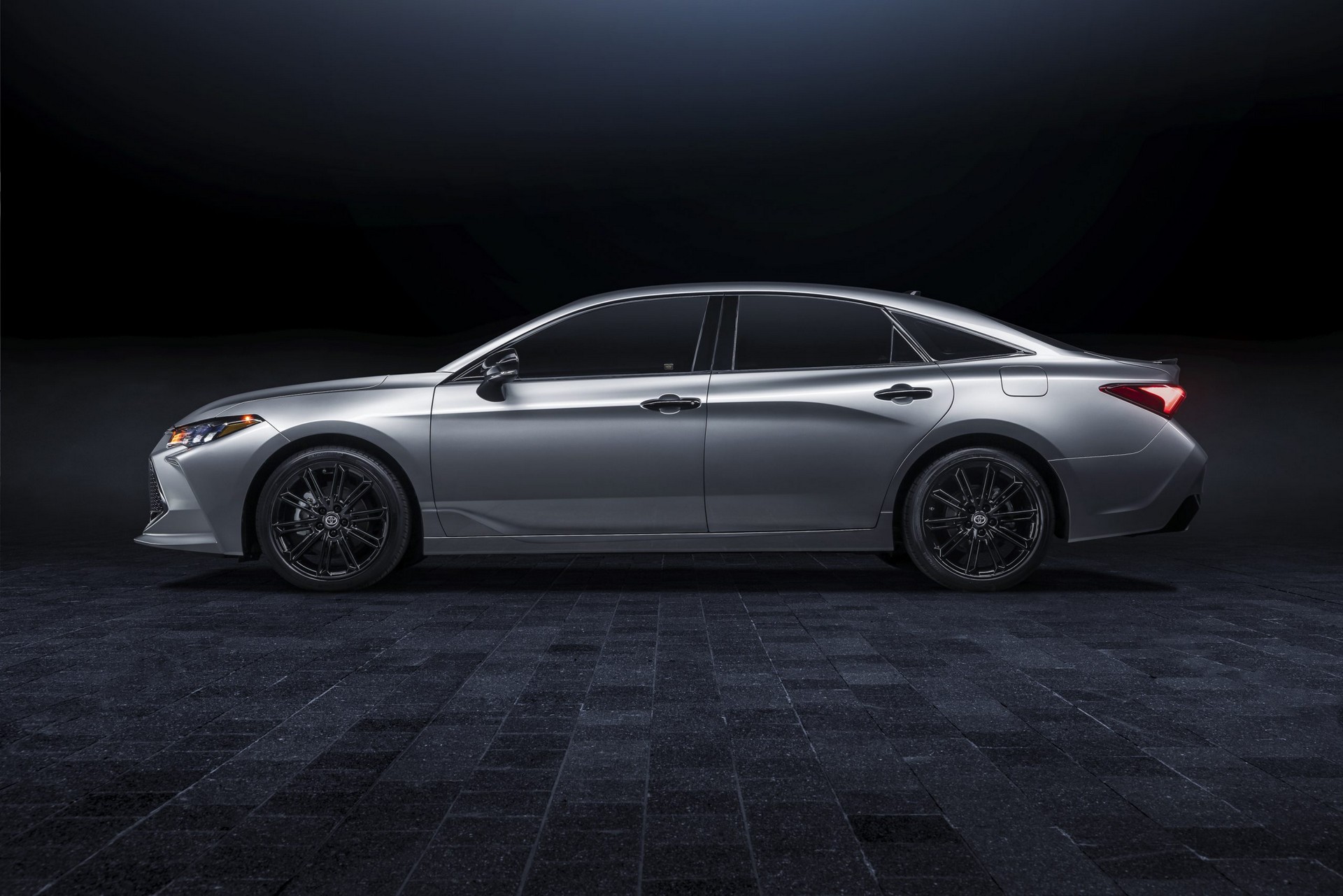 Download 2021 Toyota Avalon XSE Nightshade - Side HD Wallpaper 1920x1281 #3