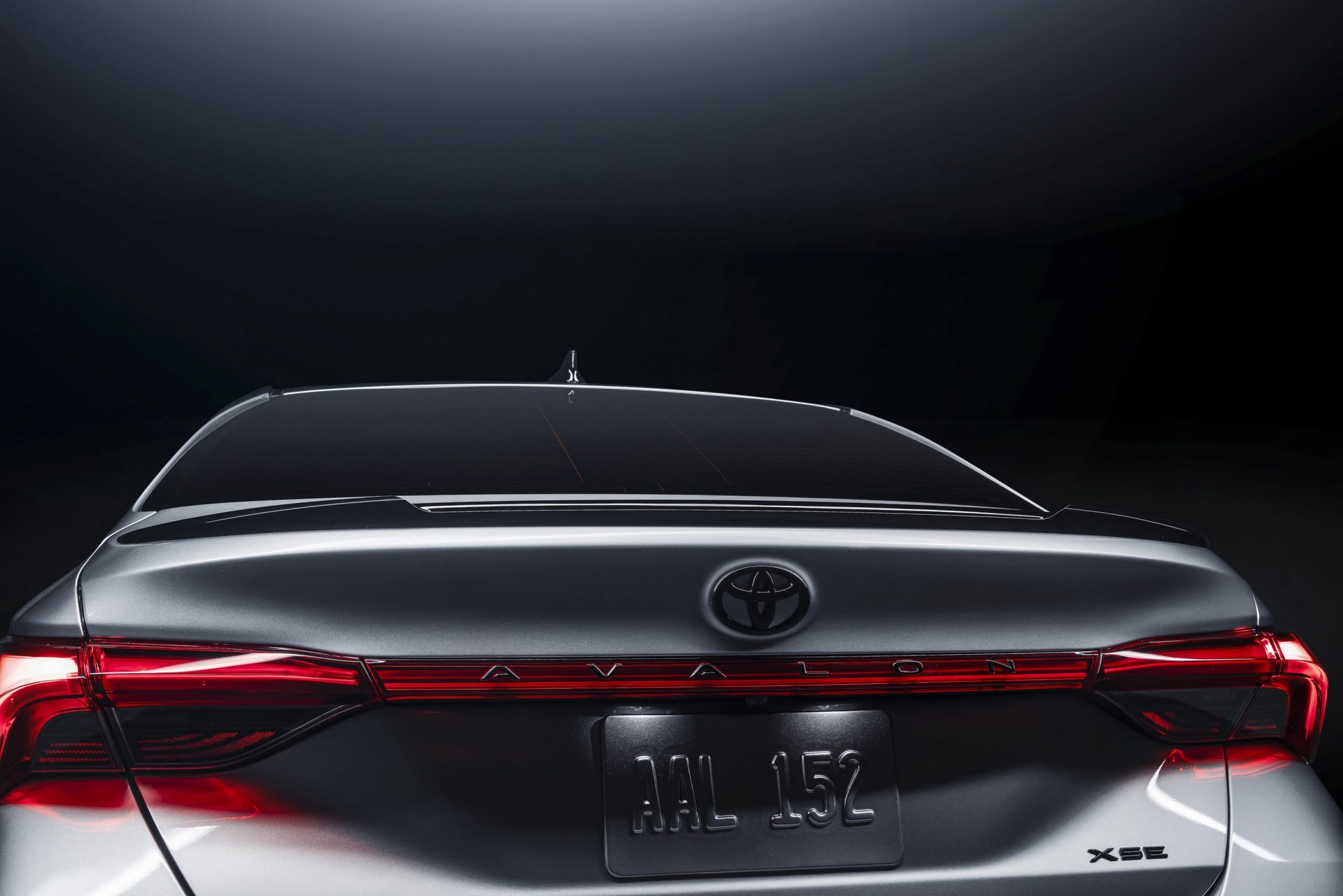 Download 2021 Toyota Avalon XSE Nightshade - Tail Light HD Wallpaper 1920x1281 #6