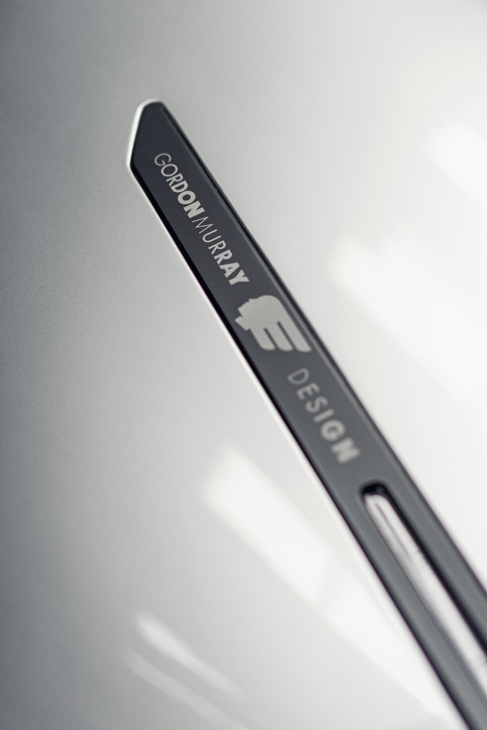 Download 2022 Gordon Murray T.50 - Badge HD Phone Wallpaper 1920x2877 #28