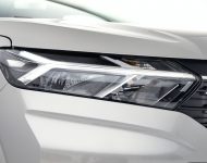 2021 Dacia Logan - Headlight Wallpaper 190x150