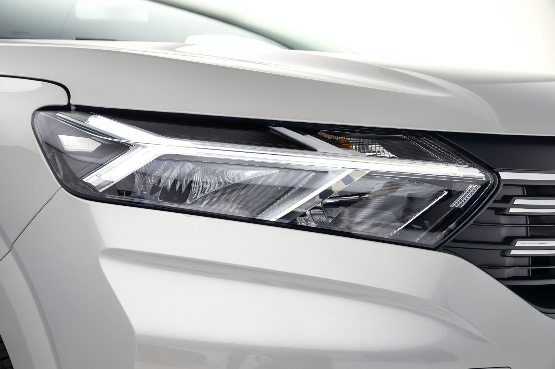 Download 2021 Dacia Logan - Headlight HD Wallpaper 1920x1279 #14