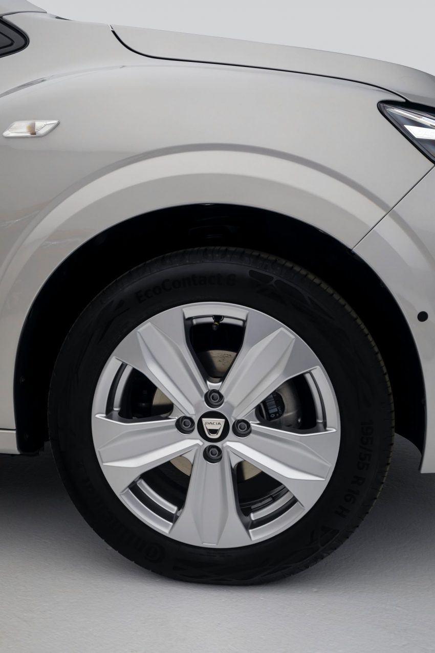 2021 Dacia Logan - Wheel Phone Wallpaper 850x1276 #17