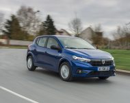 2021 Dacia Sandero - Front Three-Quarter Wallpaper 190x150