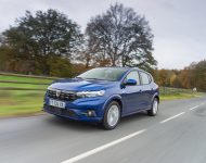 2021 Dacia Sandero - Front Three-Quarter Wallpaper 190x150
