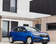 2021 Dacia Sandero - Front Three-Quarter Wallpaper 190x150