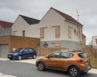 2021 Dacia Sandero - Front Three-Quarter Wallpaper 190x150