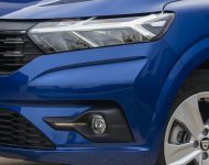 2021 Dacia Sandero - Headlight Wallpaper 190x150