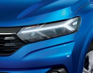 2021 Dacia Sandero - Headlight Wallpaper 190x150
