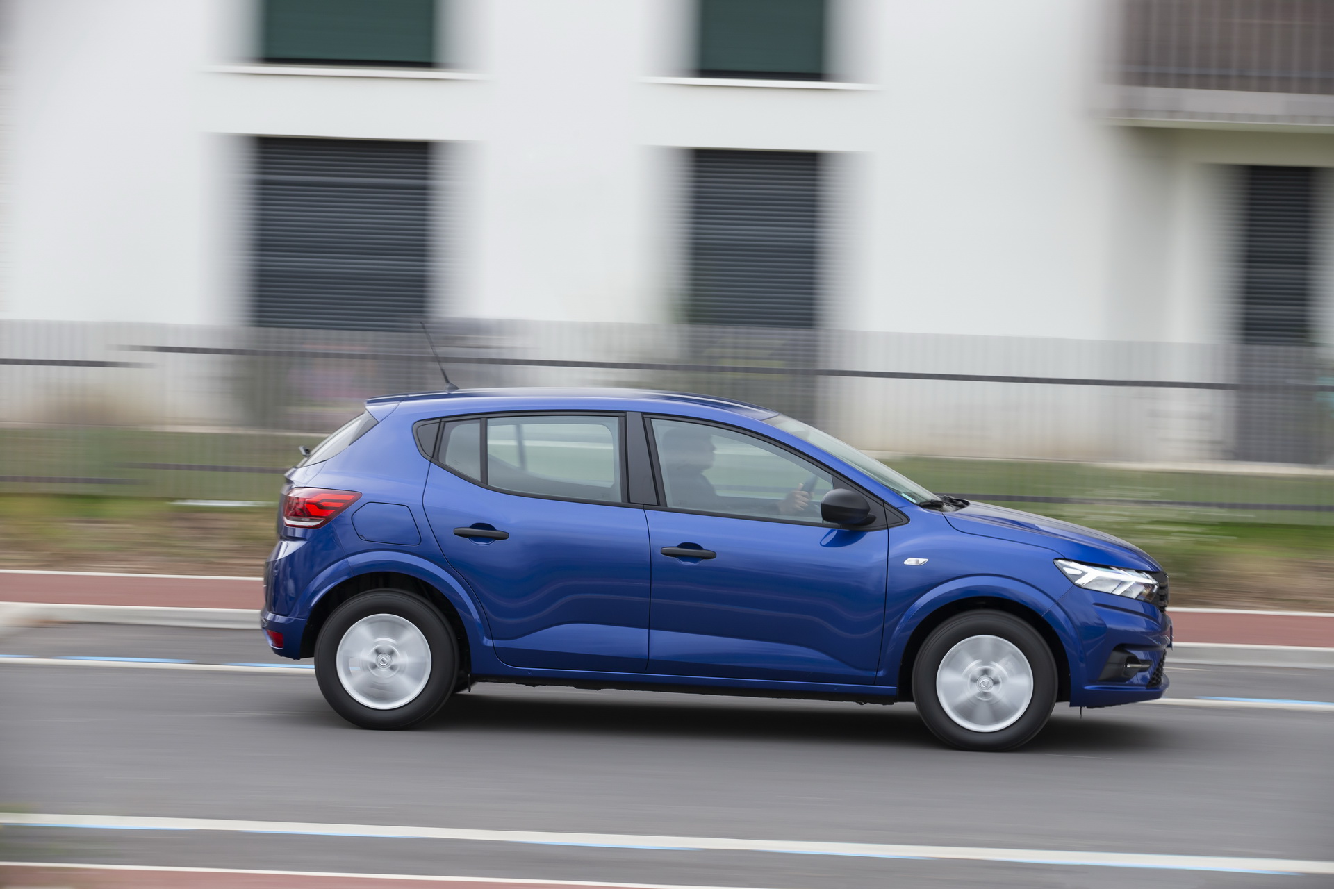 Download 2021 Dacia Sandero - Side HD Wallpaper 1920x1280 #16