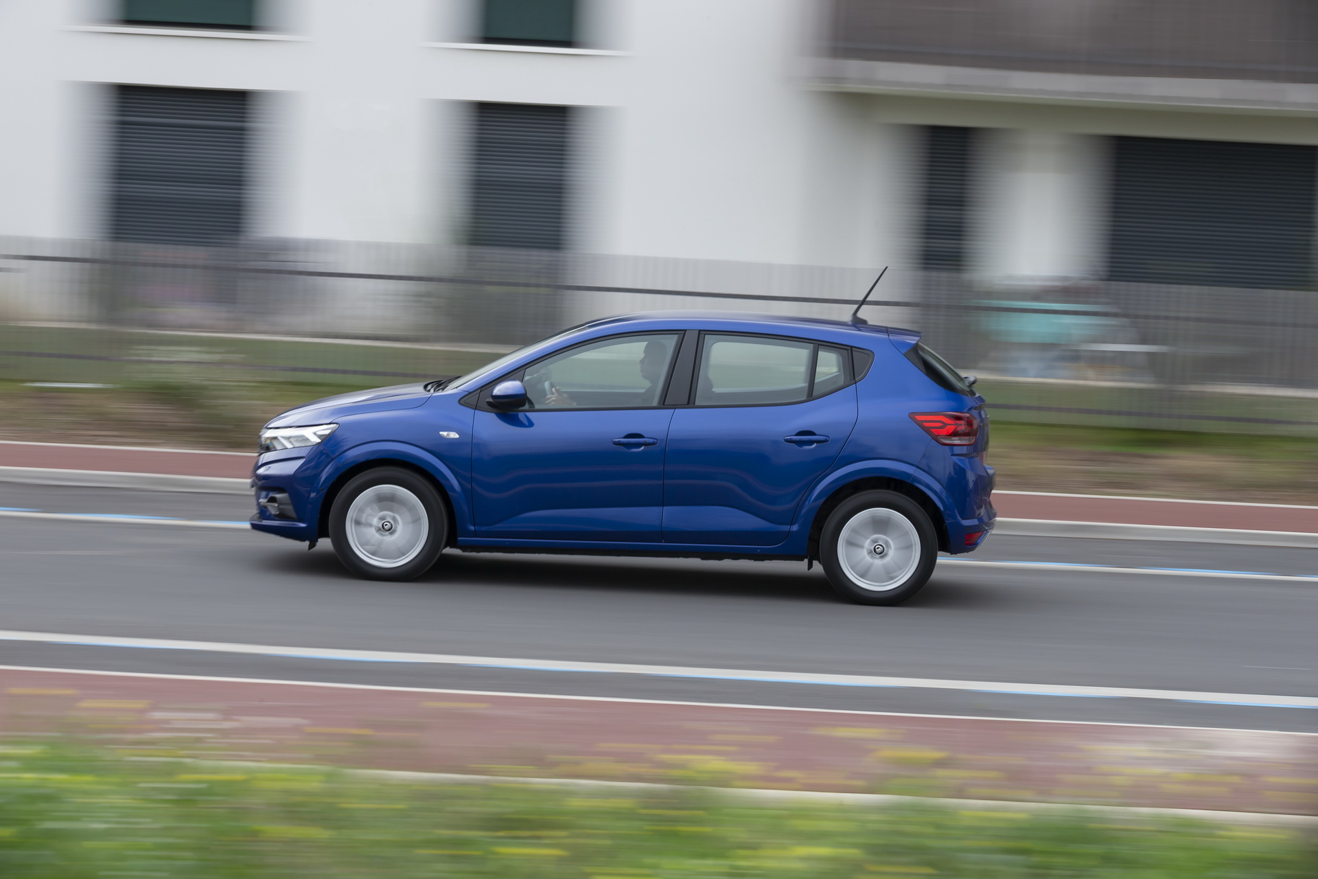 Download 2021 Dacia Sandero - Side HD Wallpaper 1920x1280 #17