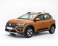 2021 Dacia Sandero Stepway - Front Three-Quarter Wallpaper 190x150