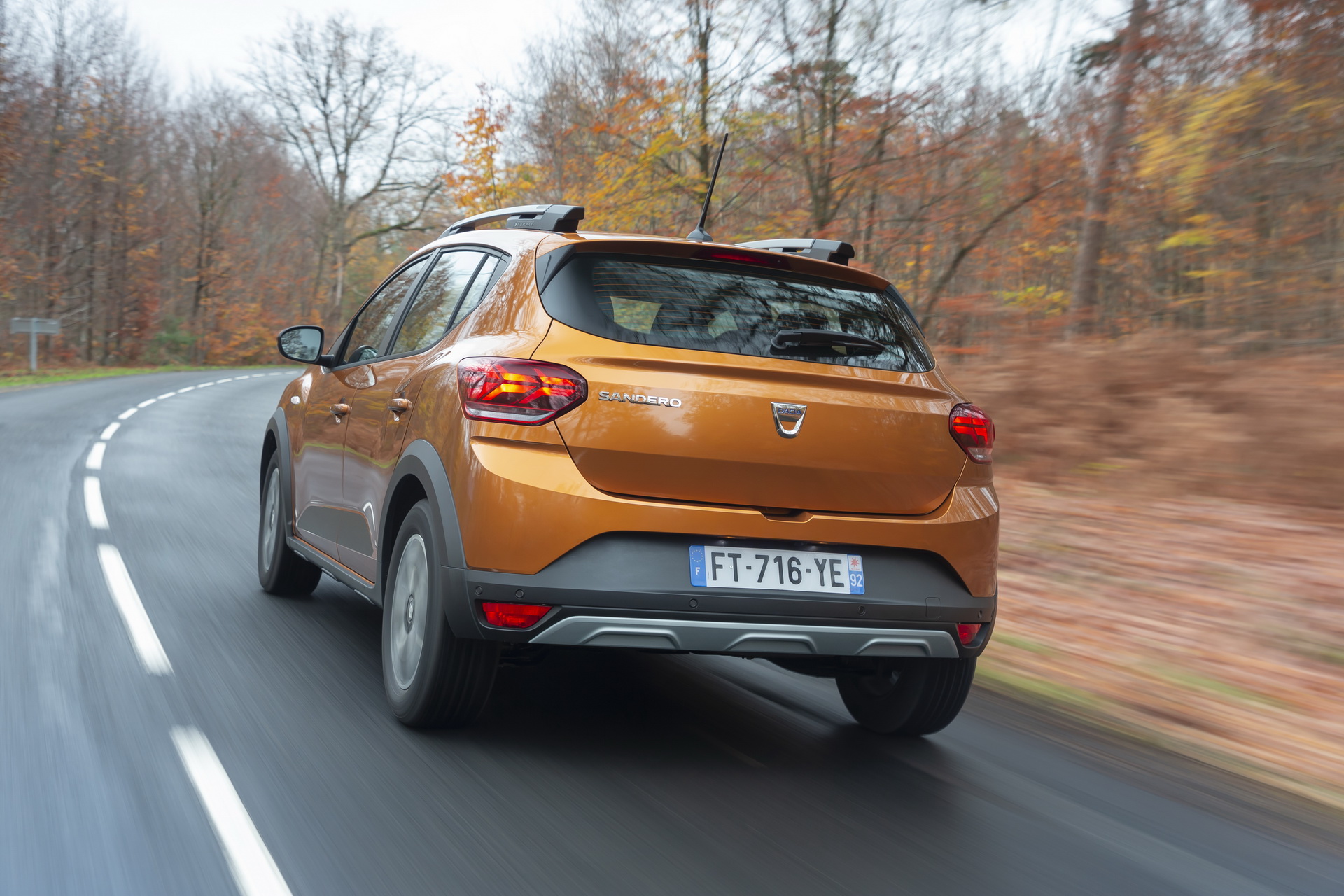 Download 2021 Dacia Sandero Stepway - Rear HD Wallpaper 1920x1280 #12