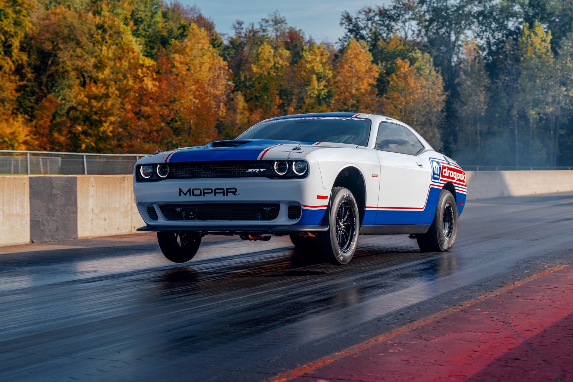 Download 2021 Dodge Challenger Mopar Drag Pak - Front Three-Quarter HD Wallpaper 1920x1281 #6