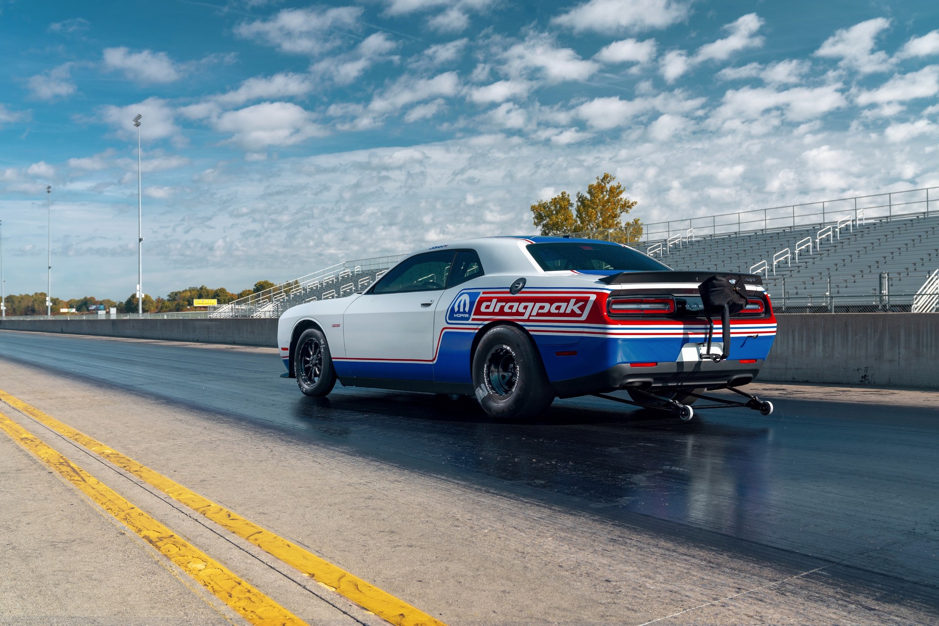 Download 2021 Dodge Challenger Mopar Drag Pak - Rear Three-Quarter HD Wallpaper 1920x1281 #10