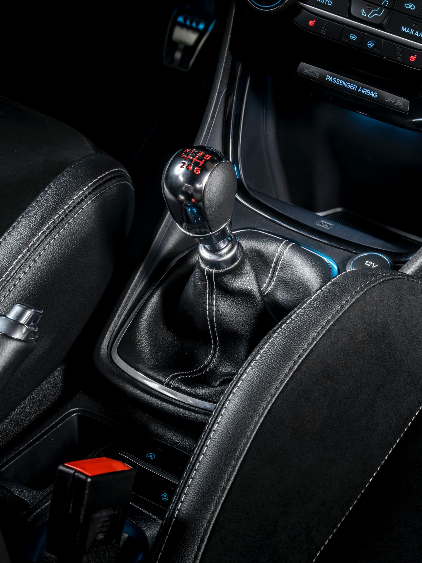 Download 2021 Ford Puma ST - Central Console HD Phone Wallpaper 1440x1920 #54