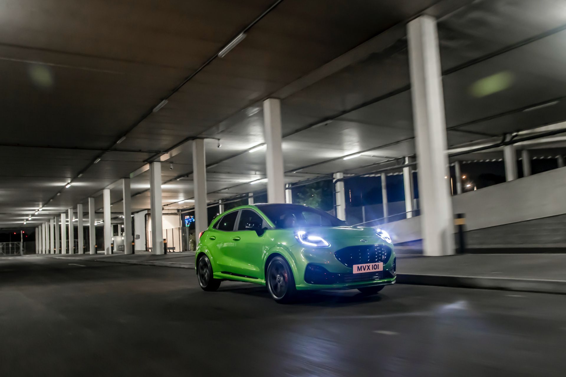 Download 2021 Ford Puma ST - Front Three-Quarter HD Wallpaper 1920x1280 #18