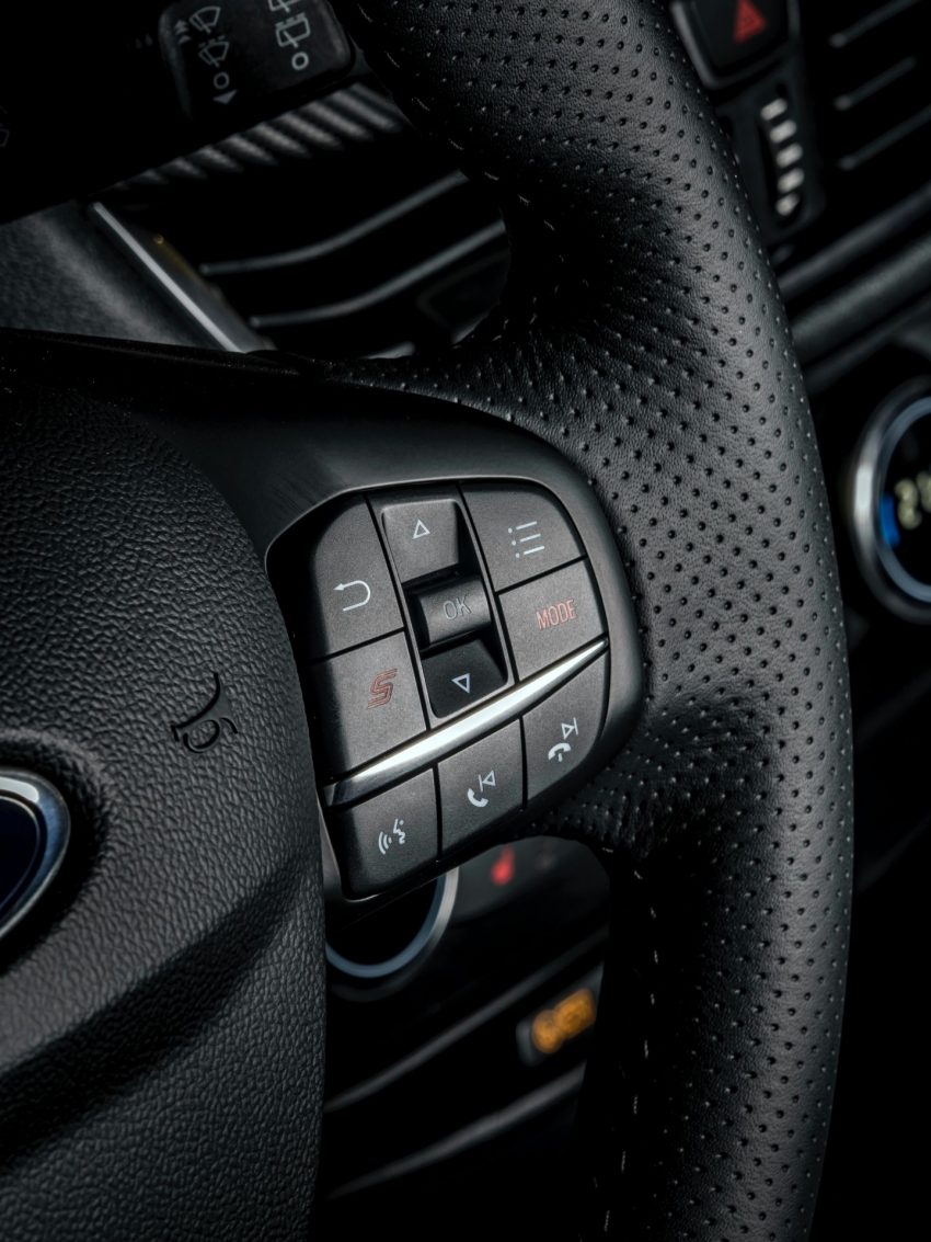 2021 Ford Puma ST - Interior, Steering Wheel Phone Wallpaper 850x1133 #56