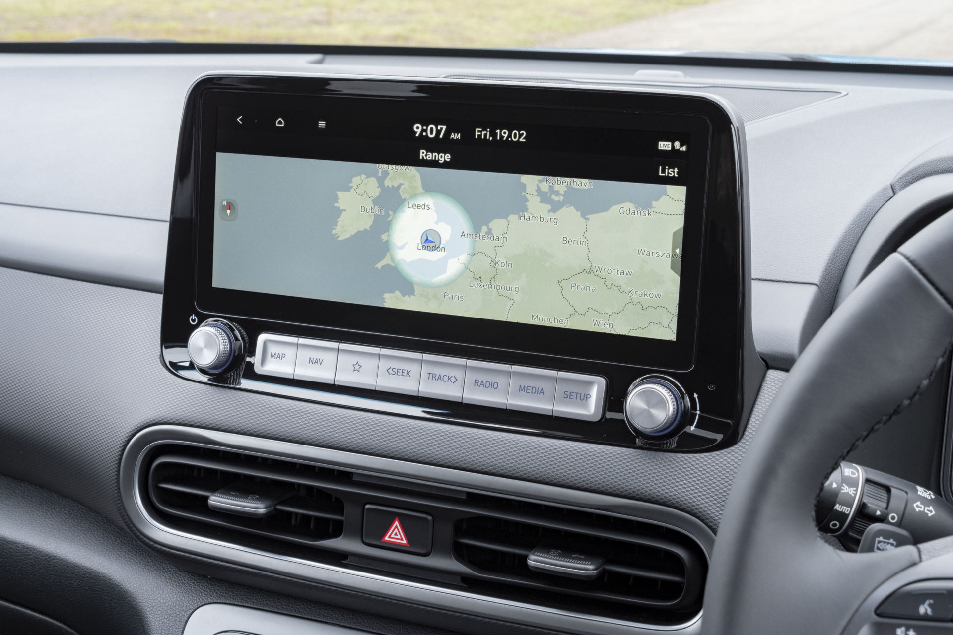 Download 2021 Hyundai Kona Electric - Central Console HD Wallpaper 1920x1280 #97