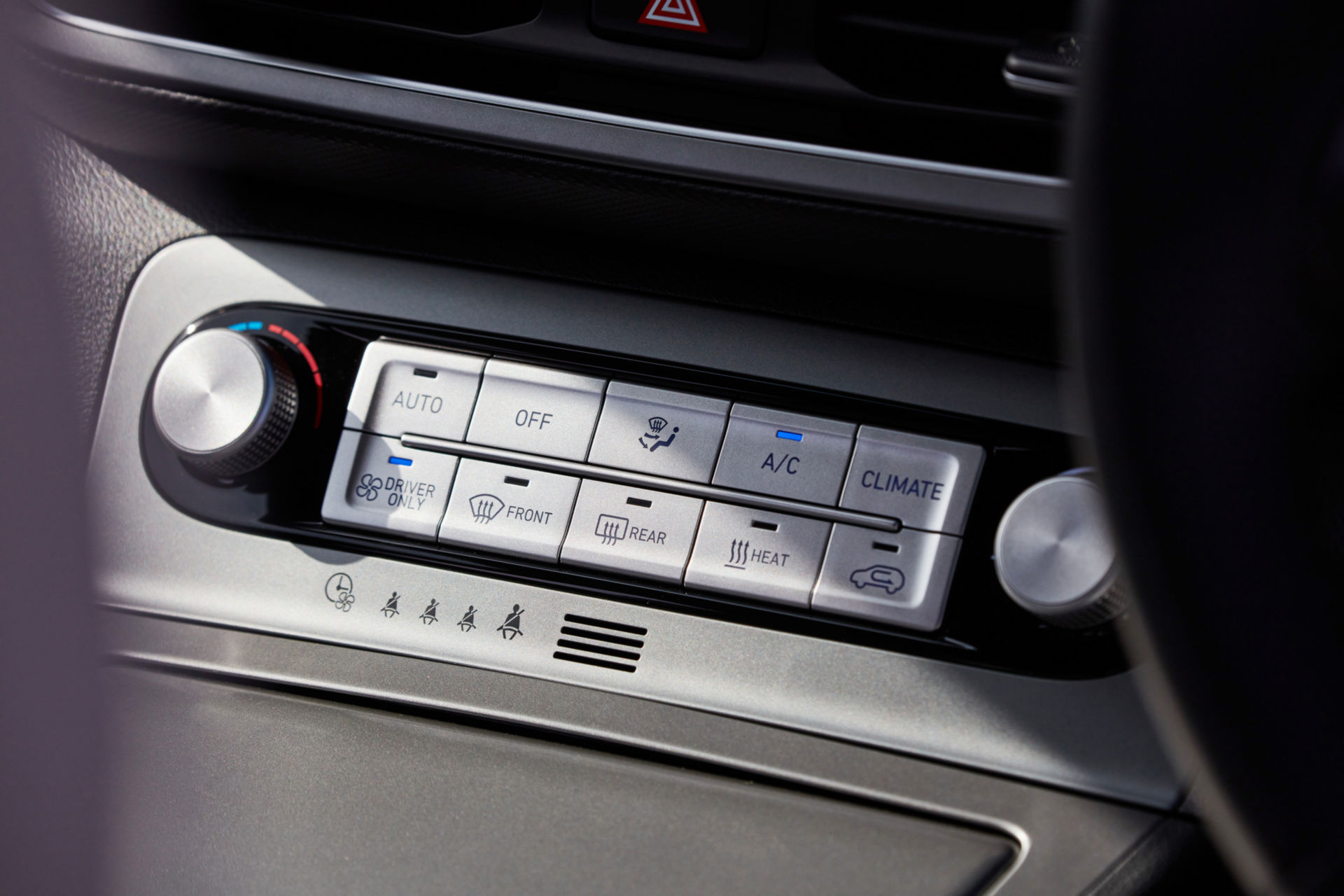 Download 2021 Hyundai Kona Electric - Central Console HD Wallpaper 1920x1280 #59