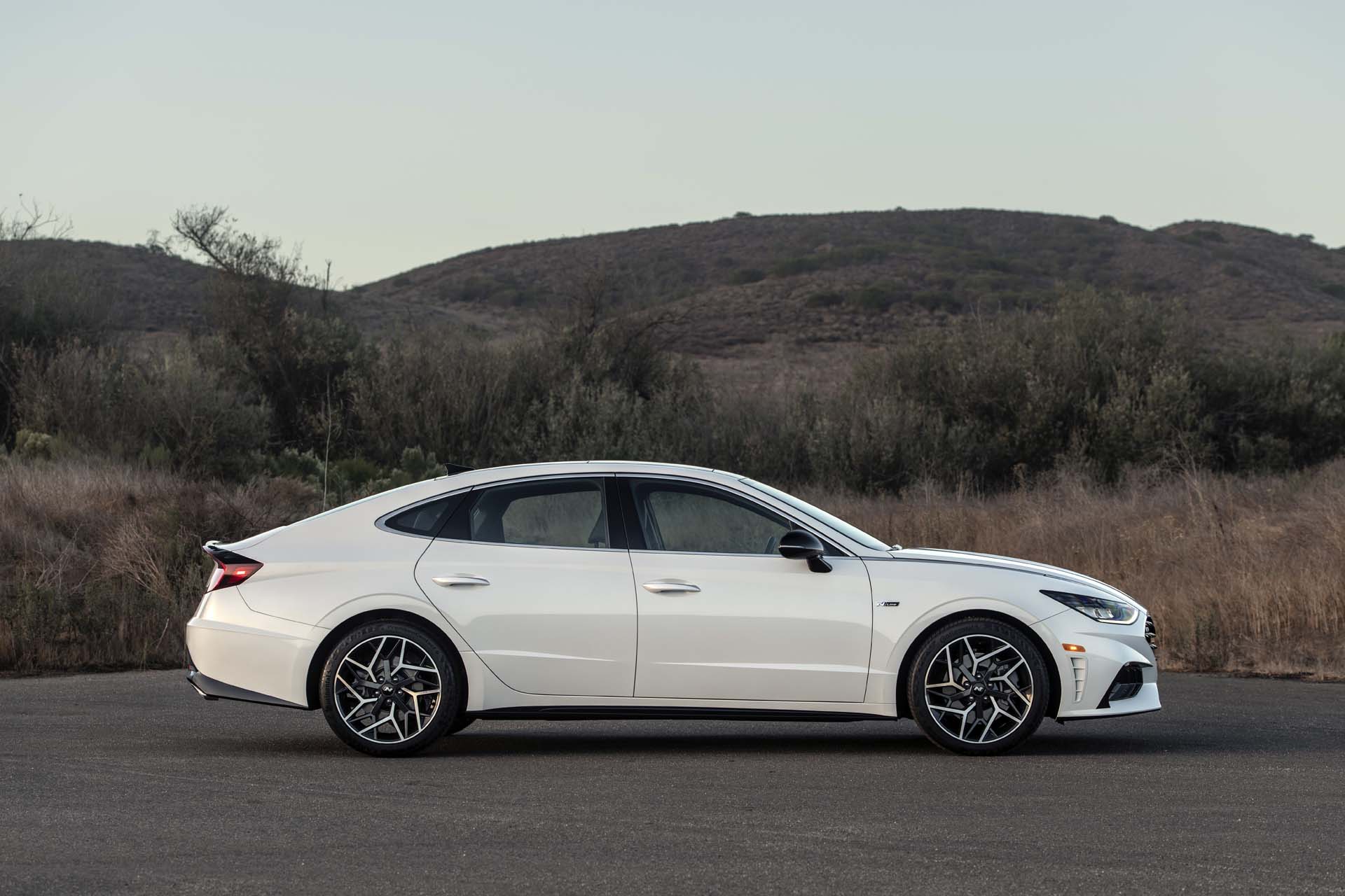 Download 2021 Hyundai Sonata N Line - Side HD Wallpaper 1920x1280 #10