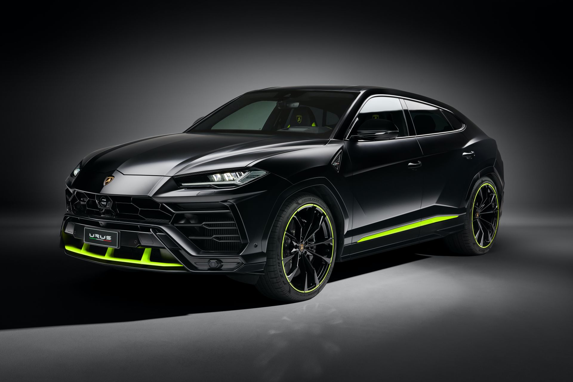 Download 2021 Lamborghini Urus Graphite Capsule - Front Three-Quarter HD Wallpaper 1920x1280 #1