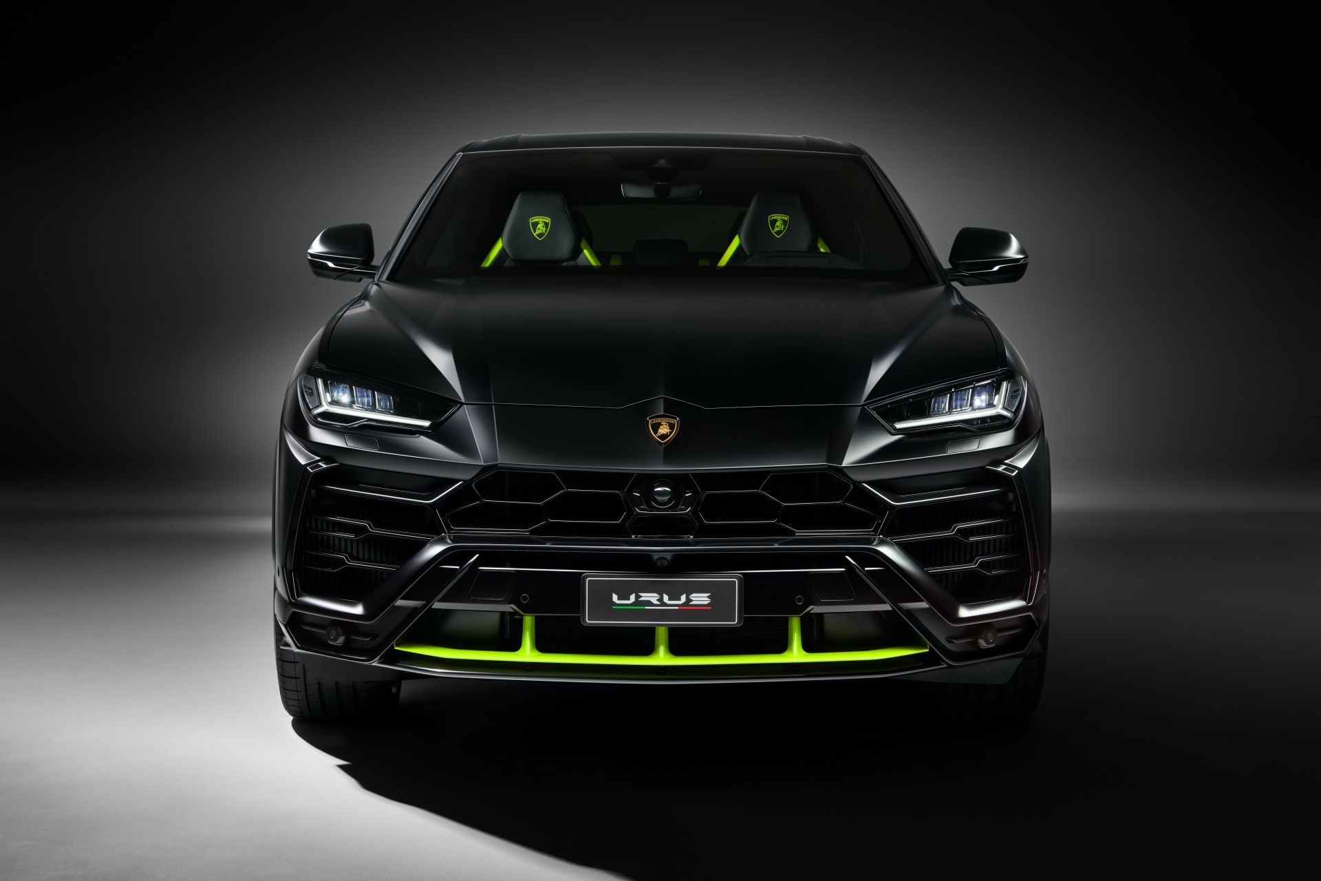 Download 2021 Lamborghini Urus Graphite Capsule - Front HD Wallpaper 1920x1280 #2