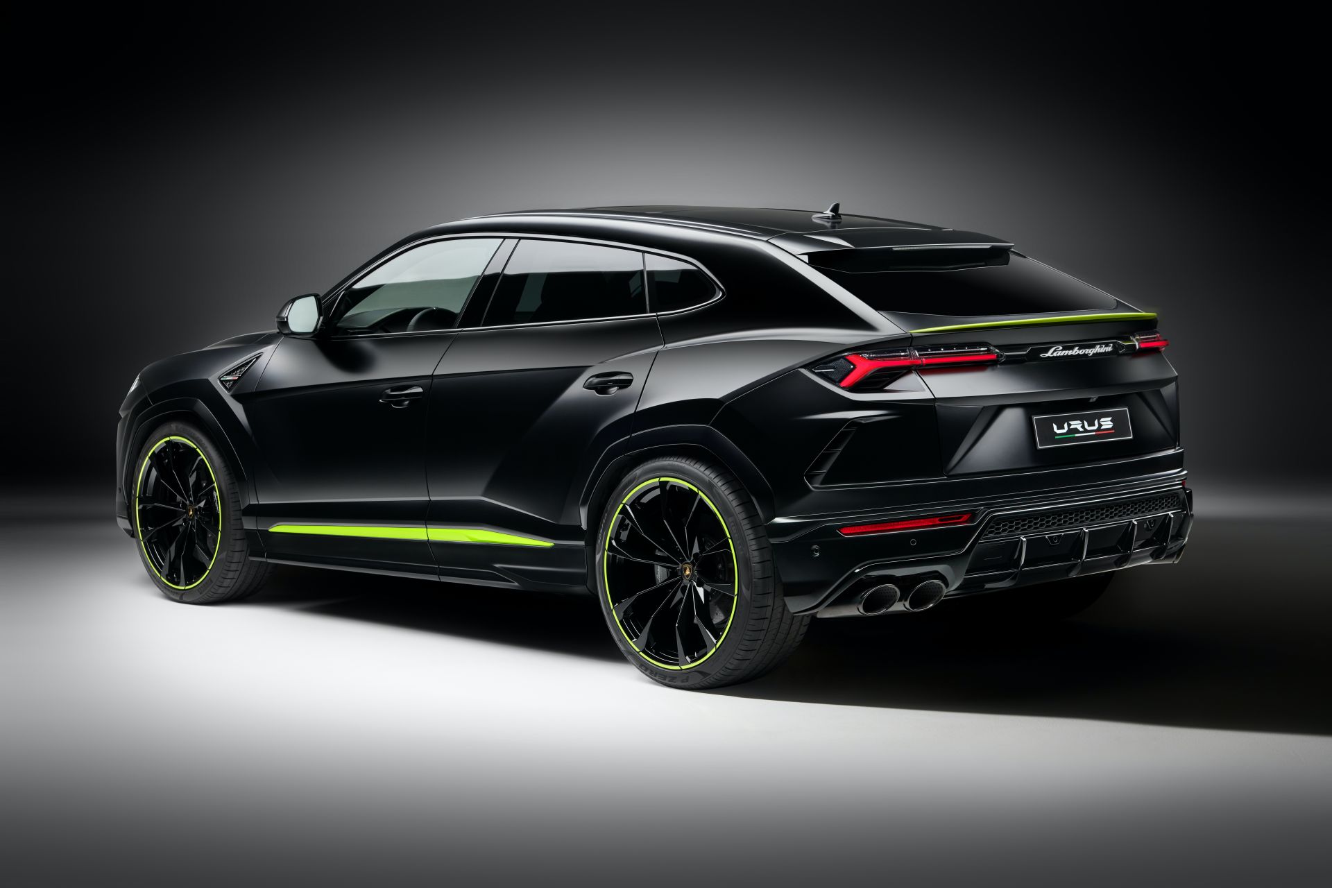 Download 2021 Lamborghini Urus Graphite Capsule - Rear Three-Quarter HD Wallpaper 1920x1280 #3