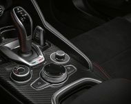 2020 Alfa Romeo Giulia Quadrifoglio - Central Console Wallpaper 190x150