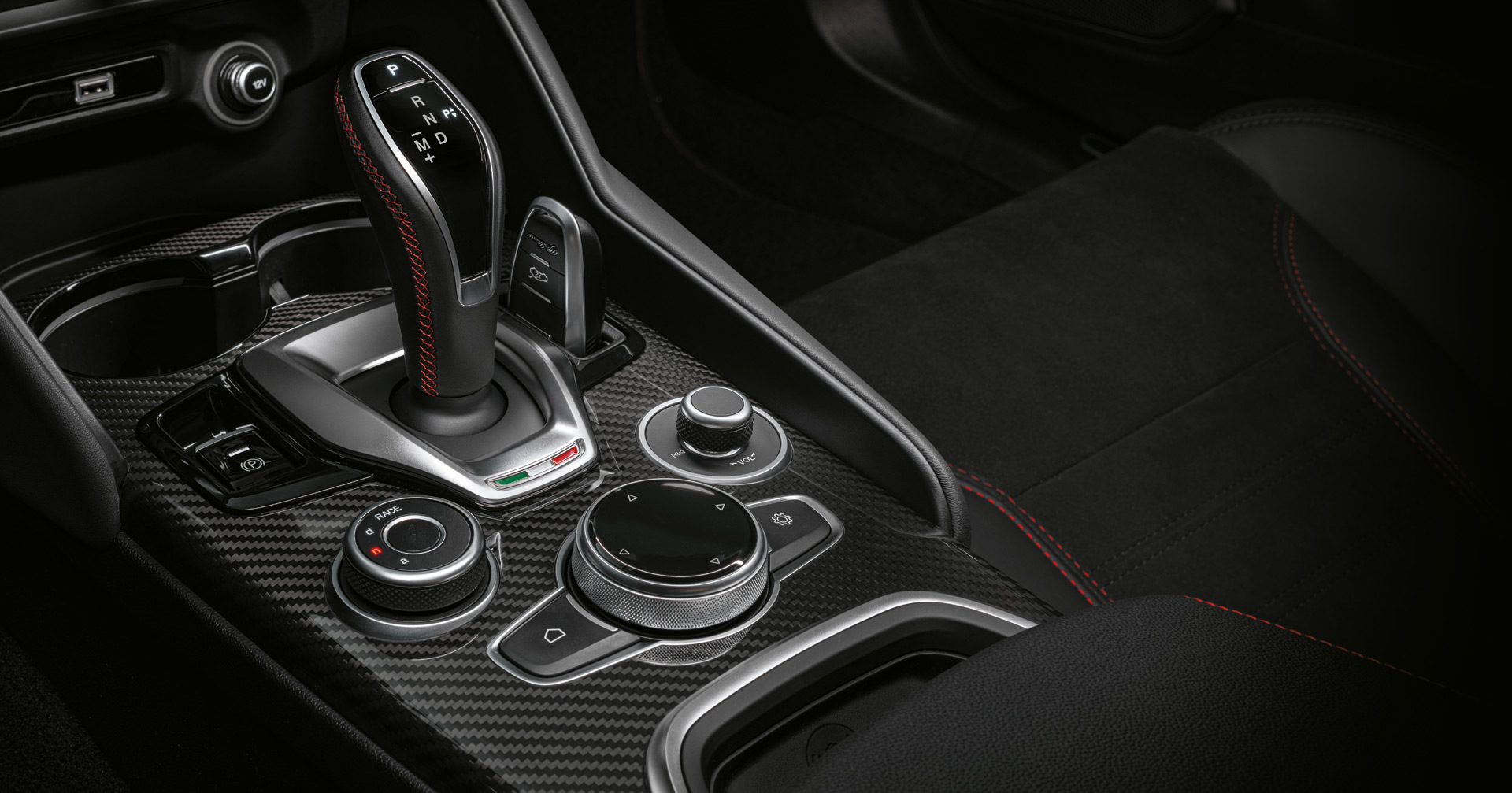 Download 2020 Alfa Romeo Giulia Quadrifoglio - Central Console HD Wallpaper 1920x1007 #28