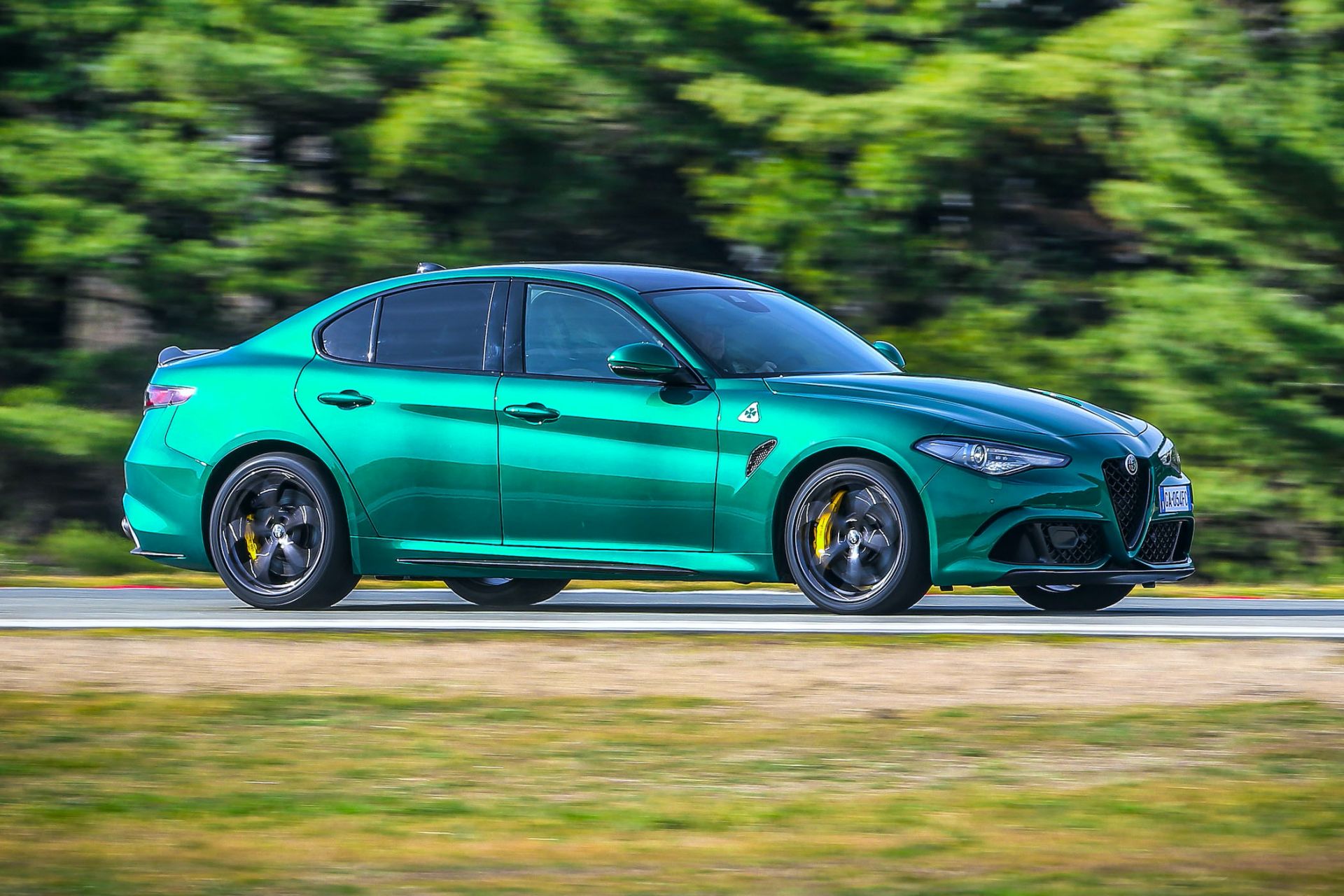 Download 2020 Alfa Romeo Giulia Quadrifoglio - Front Three-Quarter HD Wallpaper 1920x1280 #13